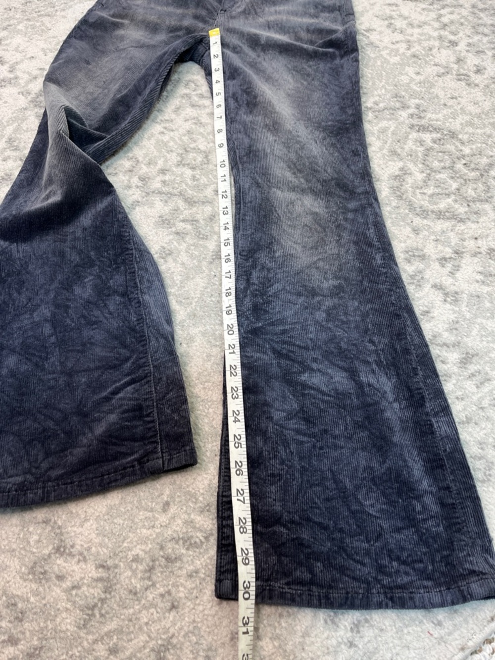 PILCRO BY ANTHROPOLOGIE THE ICON CORDUROY FLARE PANTS DARK GRAY SZ 28 31 inseam - Picture 11 of 14